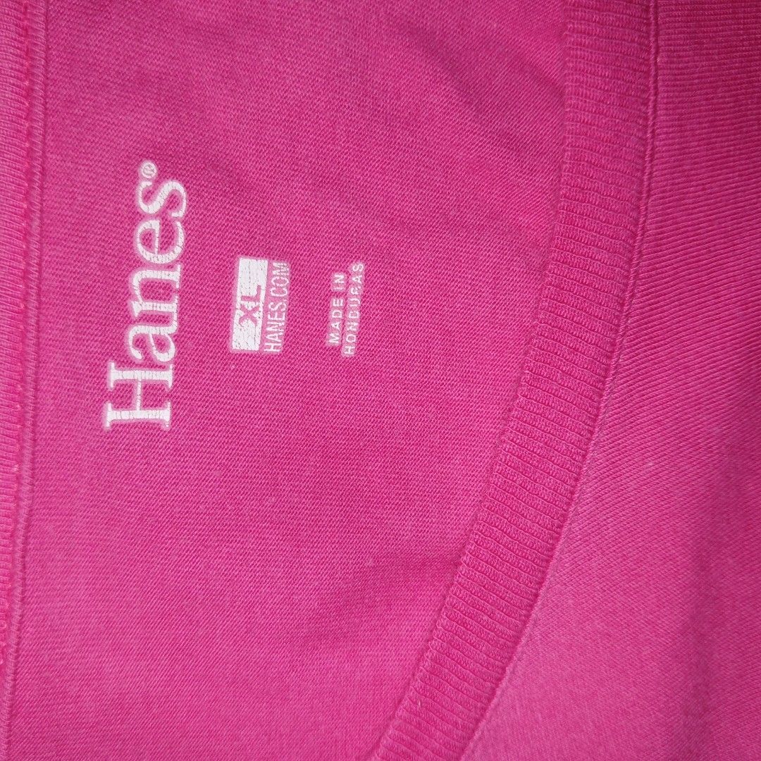 Hanes Cotton Long sleeves-XL (Category: Announcements) located in Manila. Submitted by twentyfifthbymaria (Listing ID 1468125739, Image 1). Description: CLOSET CLEAN OUT✨️🐚 • UNUSUED • lost weight kaya di ko na kasya.