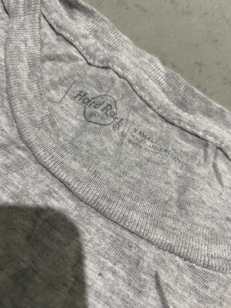 Hard rock (Category: Shirts) located in Tabaco. Submitted by centthrif55361 (Listing ID 1468232407, Image 3). Description: Hard rock Small W:14 L:24 Excellent condition Color rate 9.5/10 Need wash .
