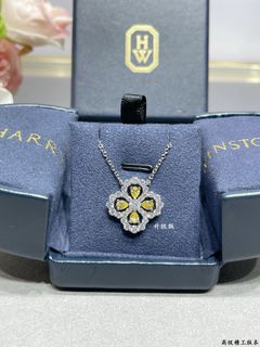 (Category: ) located in . Submitted by lunea.jewelry (Listing ID 1468204670, Image 1). Description: .