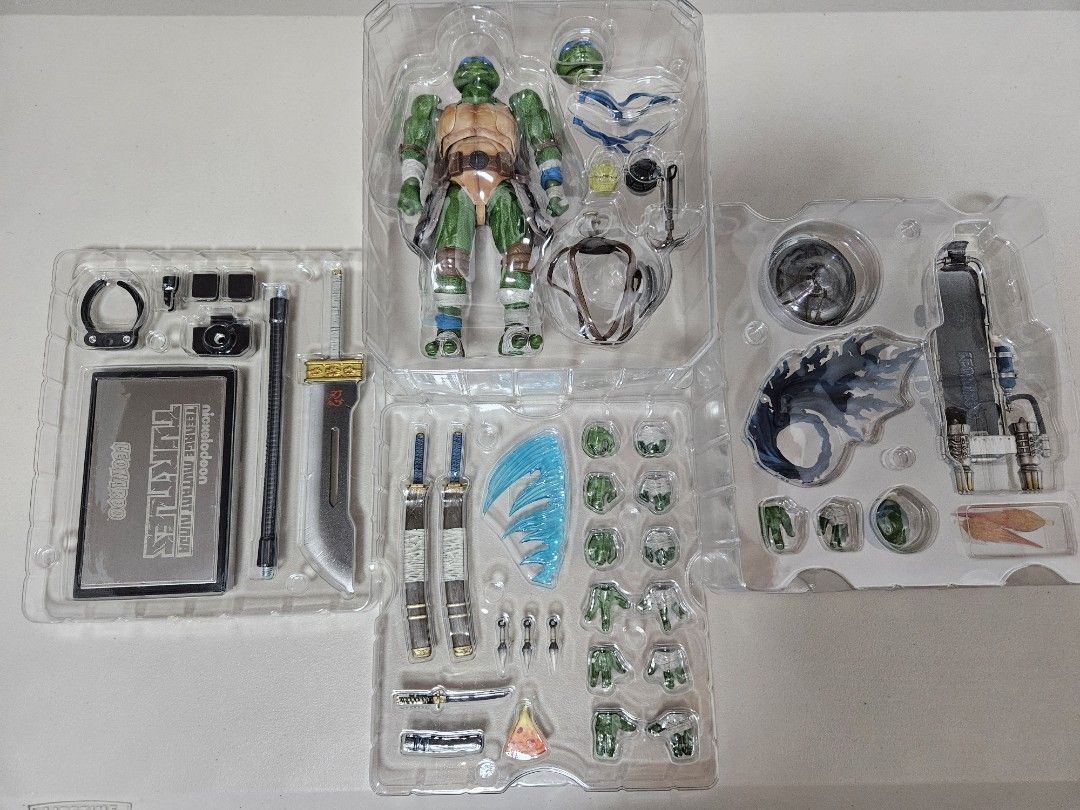 Heat Boys TMNT Leonardo (Category: Figurines & Statues) located in Makati City. Submitted by kurttan1625 (Listing ID 1468252928, Image 2). Description: Selling this Heatboys Leonardo Complete and open for checking only. The deluxe figure includes many accessories. RFS: A bit too big and not fitted to my DC scale. Also, I have a pre-order for Michelangelo that I can pass to you. Pick up: Pasay .