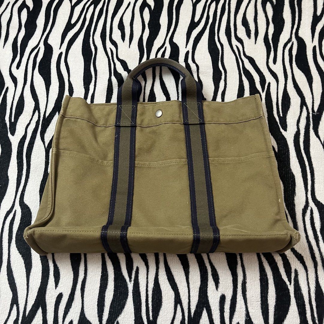 Hermes cotton bag (Category: Luxury Bags & Wallets) located in Manila. Submitted by royaldripmanila (Listing ID 1468236831, Image 1). Description: Sign of usage W16 L12.