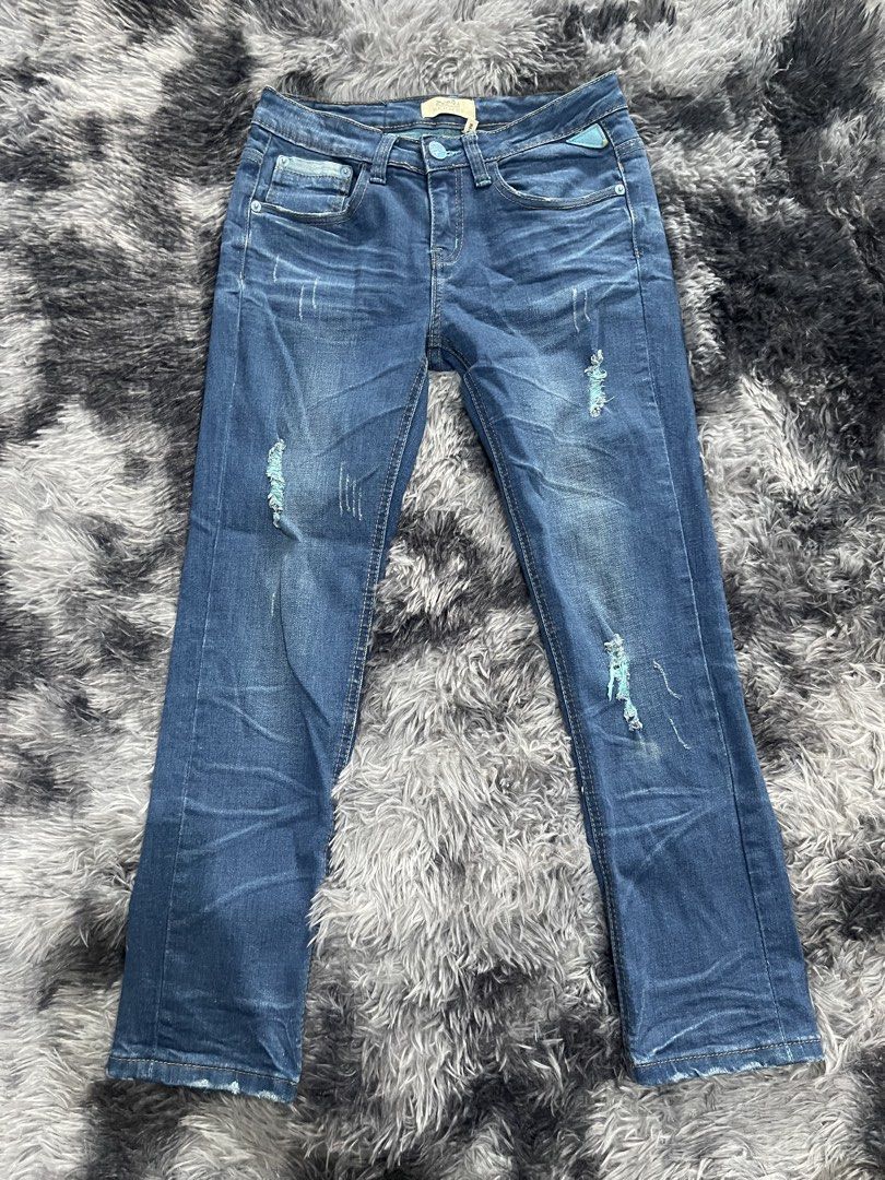 Hermes pants (Category: Jeans) located in San Jacinto. Submitted by clothcartelph (Listing ID 1468104659, Image 1). Description: HERMES SIZE: 28 LEGHOLE: 6 WIDTH: 28 LENGTH: 38 ISSUE: ~ COLOR RATE: 9.3/10 CONDITION: EXCELLENT.