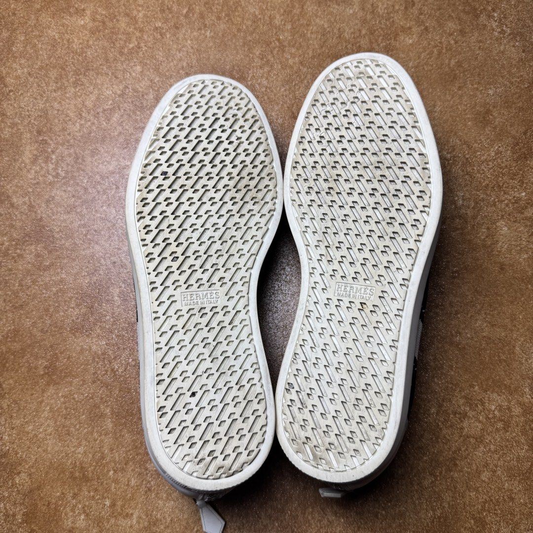 HERMES SLIP ON (Category: Shoe inserts & accessories) located in Panabo. Submitted by shoerarefinds (Listing ID 1468279547, Image 2). Description: HẼRM ŚĻÌP-ÓŃ SIZE: EU 40 1/2 / 26 CM GOOD CONDITION LOCATION: PANABO CITY, DAVAO DEL NORTE, 8105 2100 FREESHIPPING.