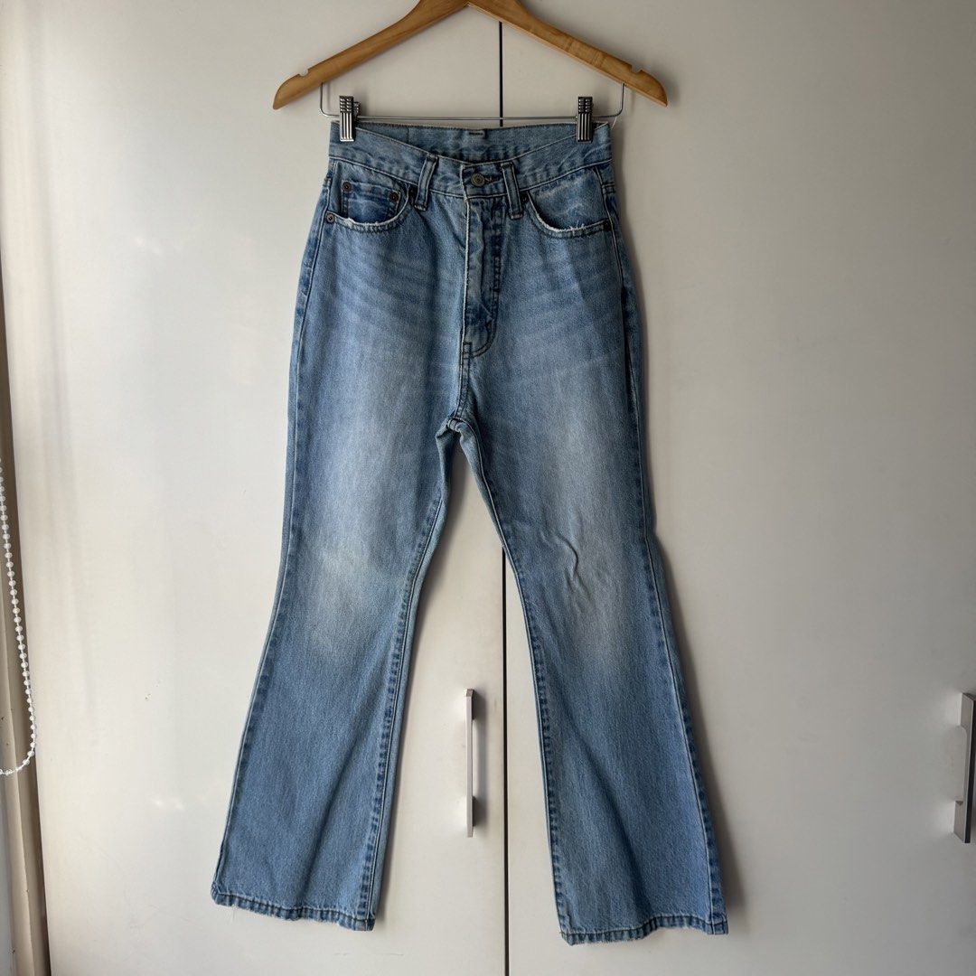 High waisted flare denim jeans (Category: Jeans) located in Paranaque City. Submitted by ursaturdayfaves (Listing ID 1468104331, Image 1). Description: .