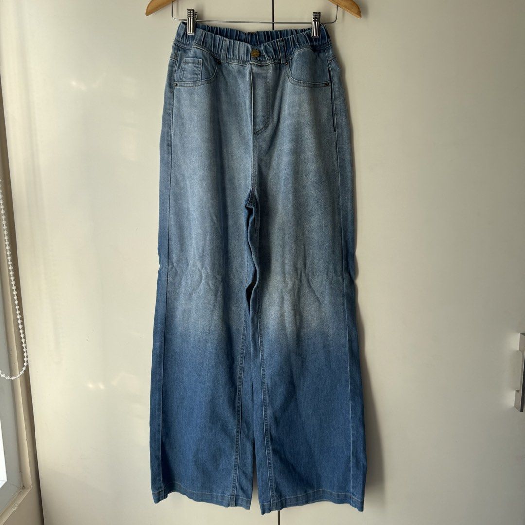 high waisted tie dye denim jeans (Category: Jeans) located in Paranaque City. Submitted by ursaturdayfaves (Listing ID 1468115810, Image 1). Description: .