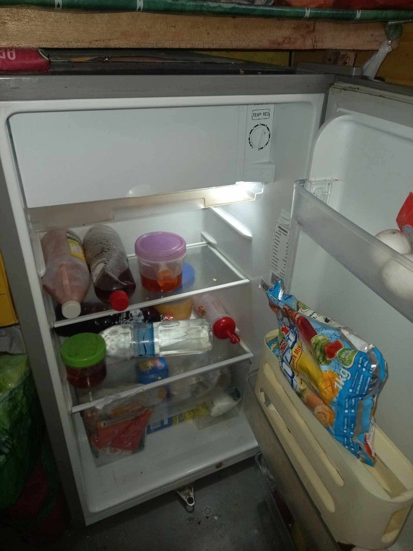 Hisense fridge (Category: Refrigerators and Freezers) located in Manila. Submitted by doraemmonn (Listing ID 1468196928, Image 2). Description: Used like new and carefully , selling it because of relocation .