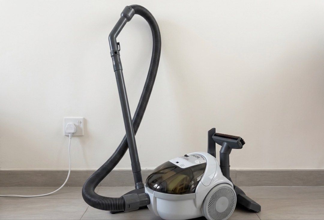 Hitachi Vacuum Cleaner (no brush), 家庭電器, 吸塵機 ＆ 家居清潔電器 - Carousell