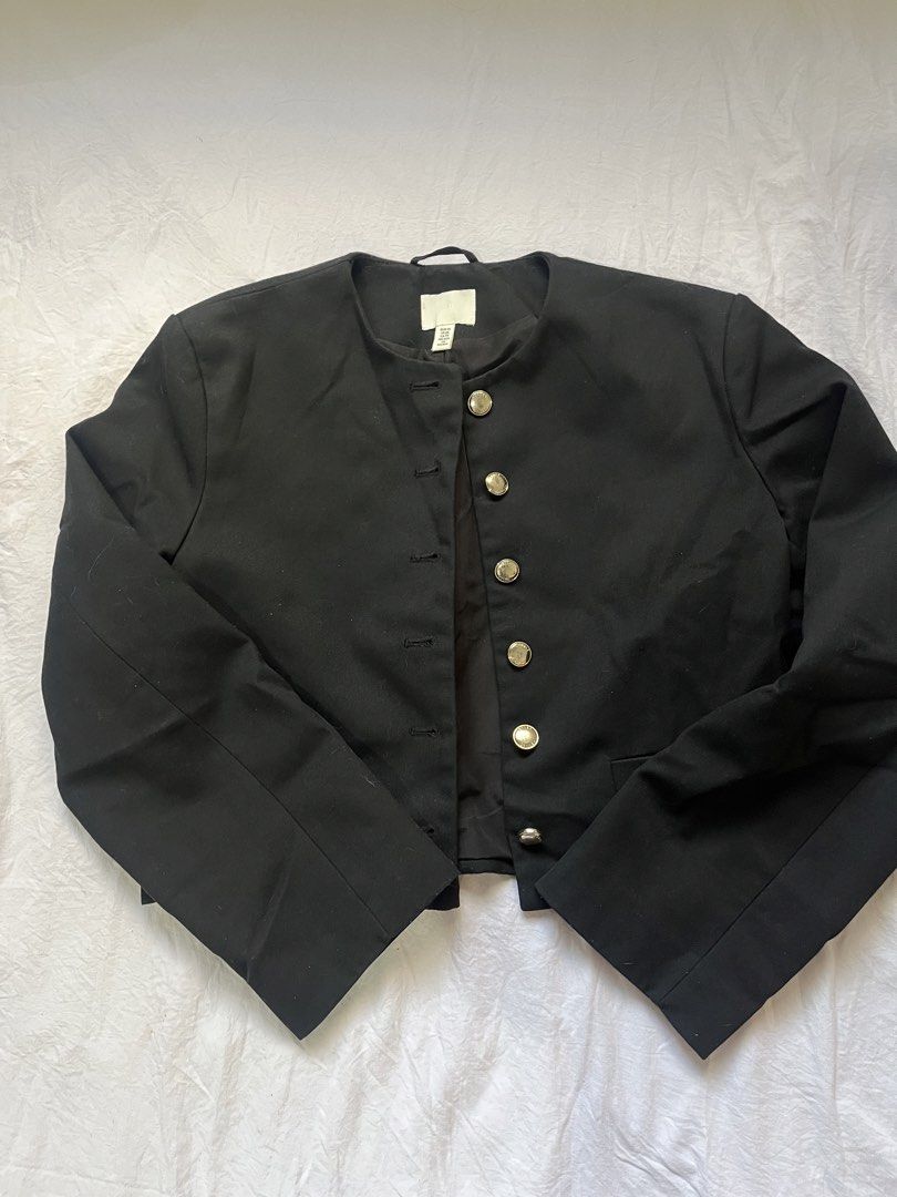 H&M Black Crop Blazer (Category: Coats, Jackets and Outerwear) located in Manila. Submitted by caseyandreaa2 (Listing ID 1468196111, Image 3). Description: Pick up only Loc: BGC, Taguig, Metro Manila Book your own courier .