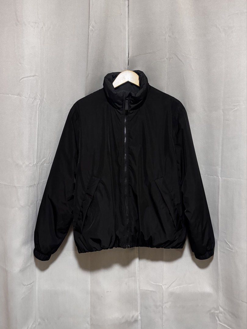 H&M Black Water Repellent Windproof Puffer Jacket Size S (Category: Coats, Jackets and Outerwear) located in Quezon City. Submitted by aintdistance (Listing ID 1468243770, Image 3). Description: - Brand/Model: H&M Black Puffer Jacket - Size: S - Fabric: Water-repellent and windproof - Features: Full zip front, high collar, and two side pockets - Details: Elasticated cuffs and hem to lock in warmth.