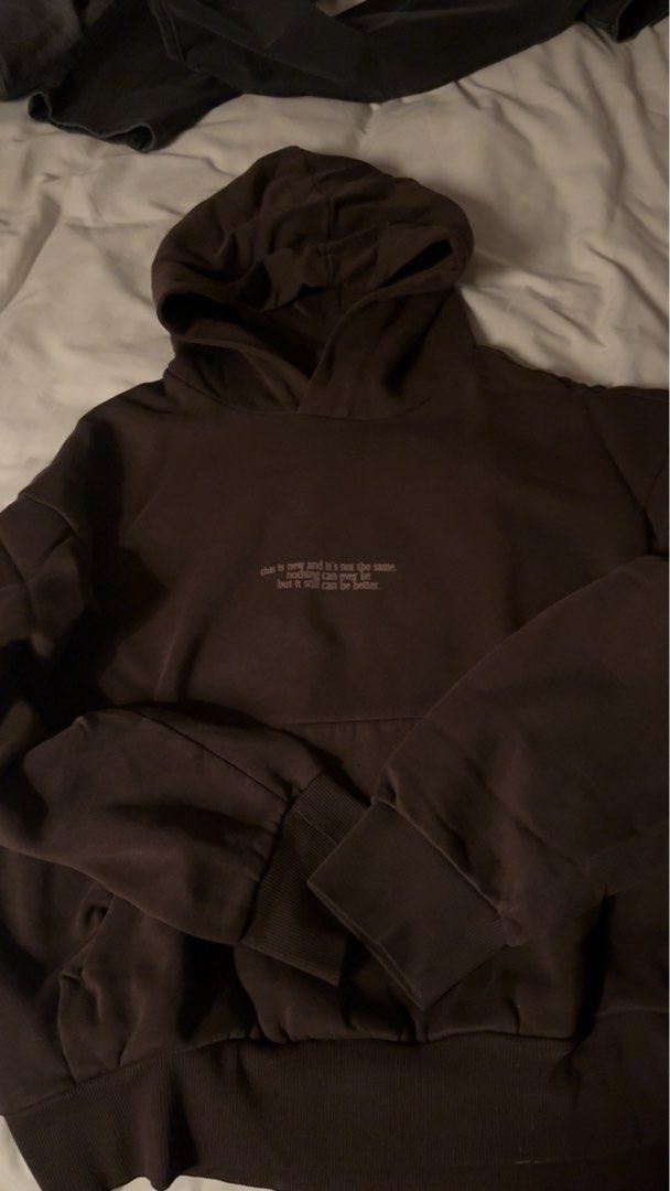H&M brown hoodie (Category: Others Tops) located in Manila. Submitted by emilyclothes.usa (Listing ID 1468212556, Image 1). Description: .