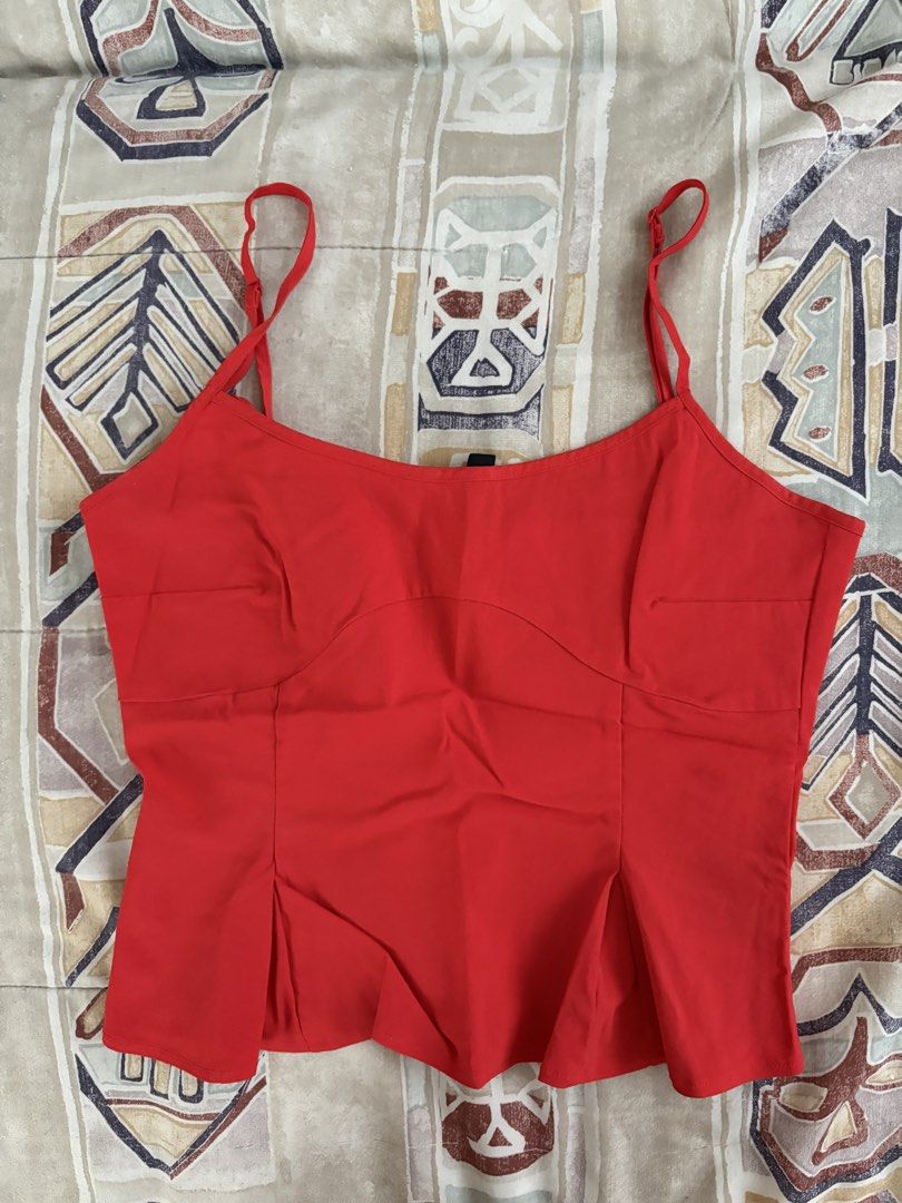 H&M Camisole Top Size S (Category: Sleeveless) located in Quezon City. Submitted by fitfoundbyli (Listing ID 1468196496, Image 1). Description: H&M Red Camisole Top Size Small | Adjustable straps Used once only RFS: Outgrown because of pregnancy. .