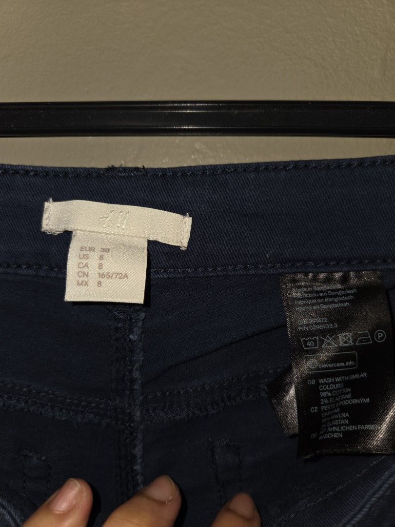 H&M Dark Blue Shorts (Category: Jeans) located in Quezon City. Submitted by klarebear15 (Listing ID 1468249701, Image 2). Description: - Brand: H&M - Color: Dark Blue - Size: EUR 38 / US 8 / CA 8 / CN 165/72A / MX 8 - Material: 98% Cotton, 2% Elastane (slightly stretchy) - Origin: Made in Bangladesh - Care: Machine washable with similar colors.