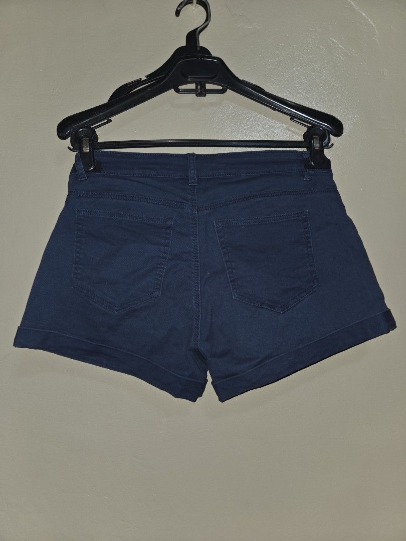 H&M Dark Blue Shorts (Category: Jeans) located in Quezon City. Submitted by klarebear15 (Listing ID 1468249701, Image 3). Description: - Brand: H&M - Color: Dark Blue - Size: EUR 38 / US 8 / CA 8 / CN 165/72A / MX 8 - Material: 98% Cotton, 2% Elastane (slightly stretchy) - Origin: Made in Bangladesh - Care: Machine washable with similar colors.