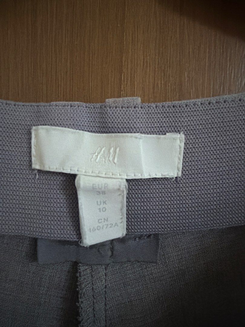 H&M Gray Slacks (Category: Other Bottoms) located in Marikina City. Submitted by jlram (Listing ID 1468104267, Image 3). Description: .