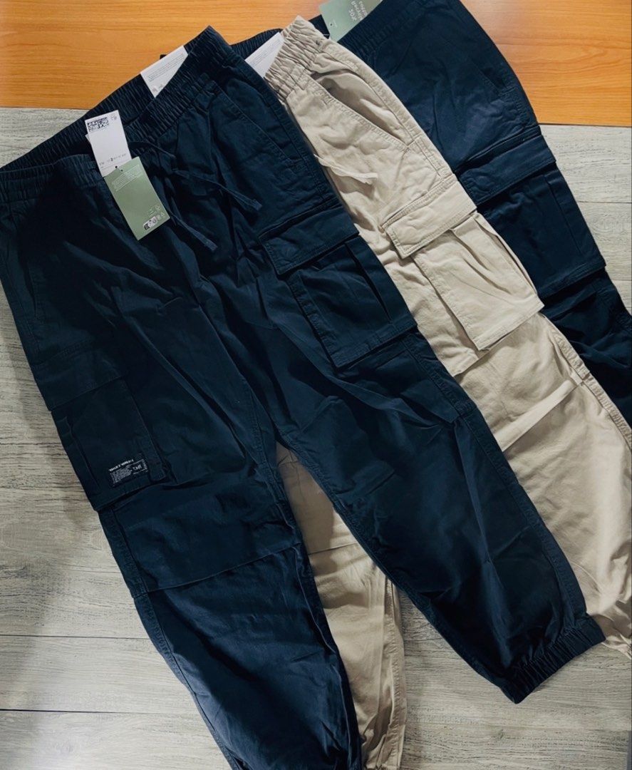 H&M mens cargo jogger pants (Category: Jeans) located in Quezon City. Submitted by akieo (Listing ID 1468267184, Image 1). Description: H&M Mens Cargo jogger pants Brand new Original Black and khaki ‼️Price 1k each only‼️ Qc Shipping available .