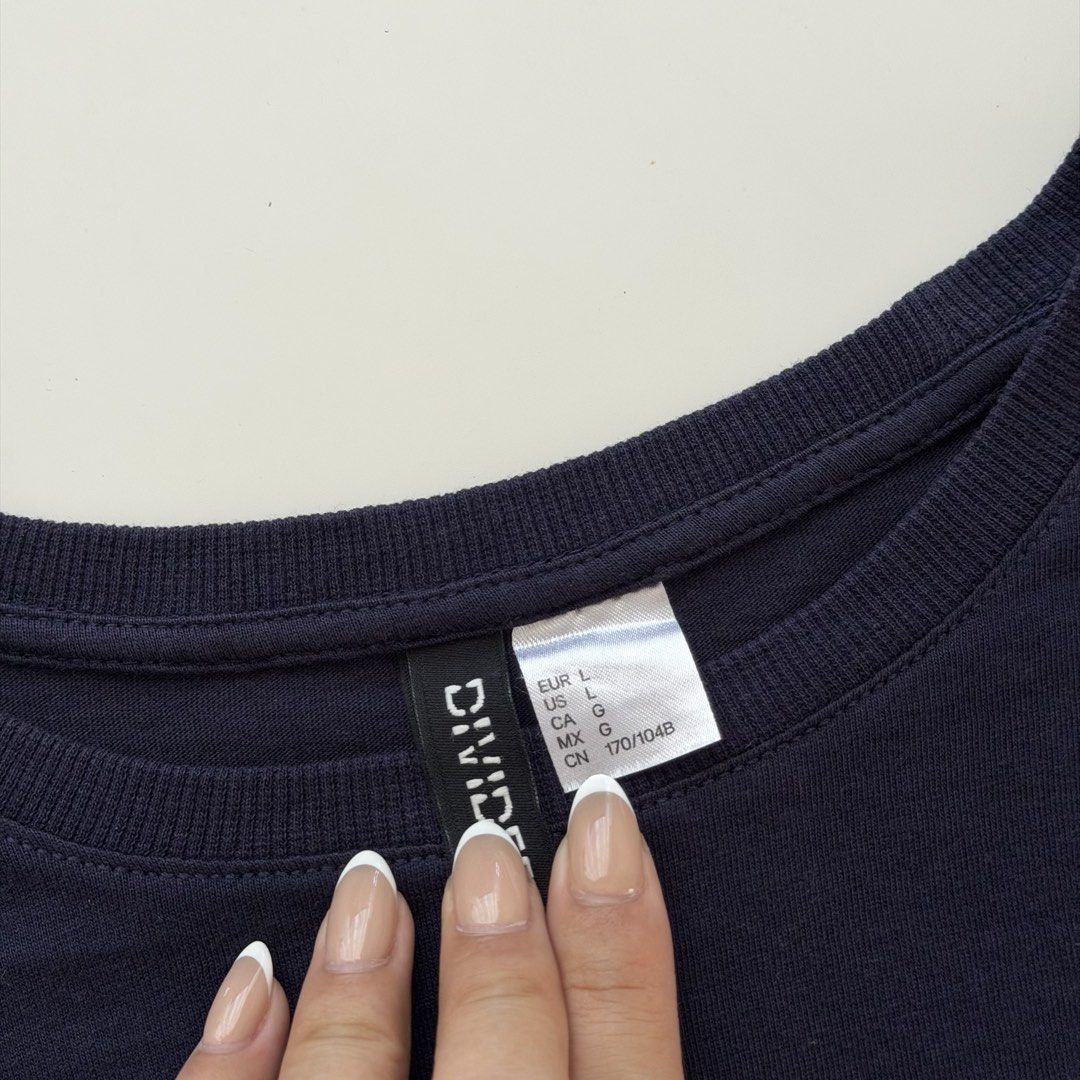 H&M Navy Blue Shirt (Category: Shirts) located in Las Pinas. Submitted by francesca.finds (Listing ID 1468134192, Image 2). Description: - LAST PRICE - no photo when worn .