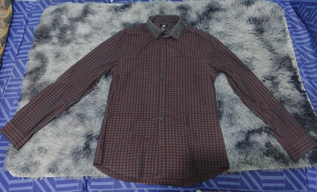 H&M polo longsleeve (Category: Formal Shirts) located in Magalang. Submitted by trendz67271 (Listing ID 1468154113, Image 2). Description: once lng nasuot bought from abroad size reference in photos.