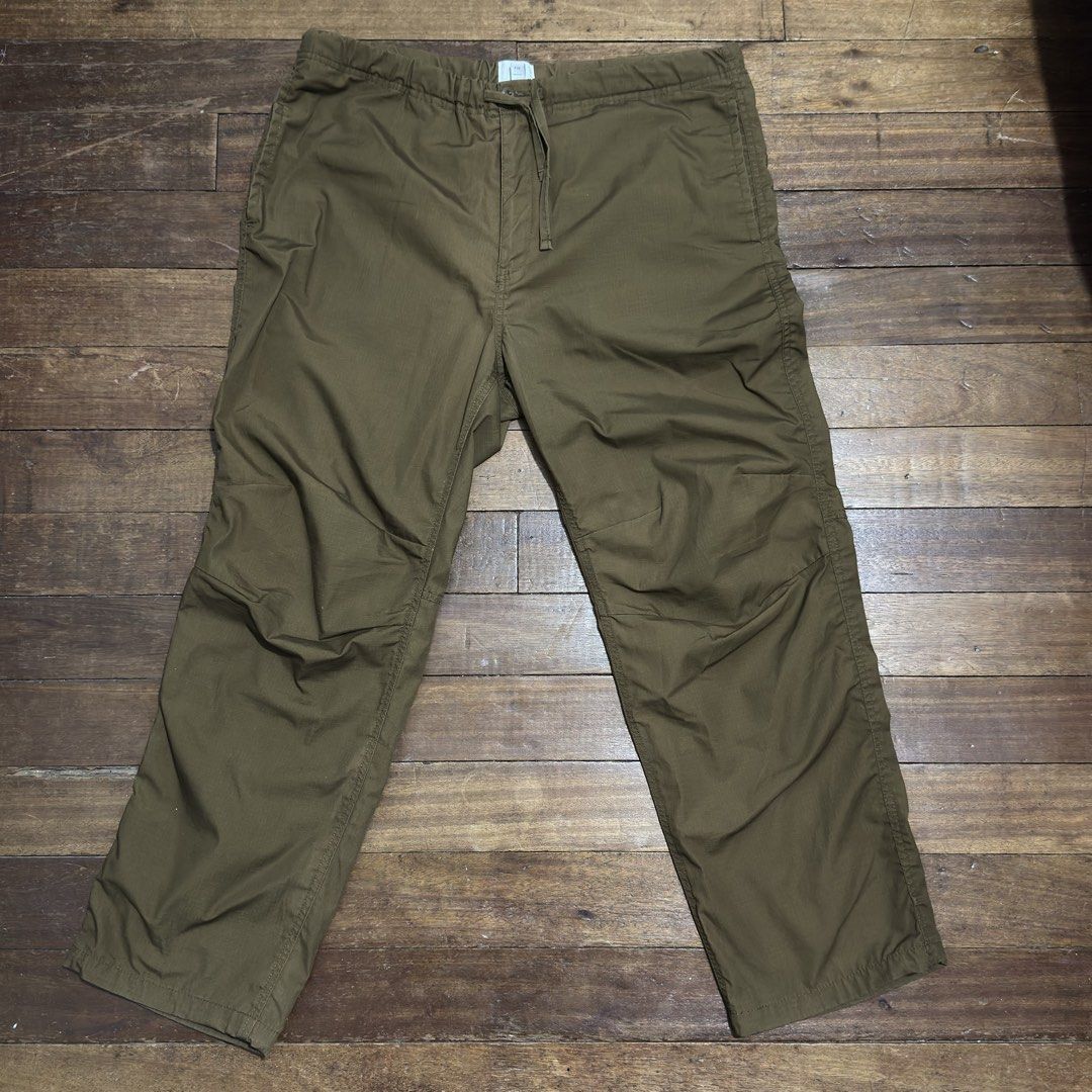 H&M Relaxed Fit Pants Size L (Category: Trousers) located in Manila. Submitted by suhbaru (Listing ID 1468245790, Image 1). Description: H&M Brown Wide Pants Size L 42Wx39L Used ₱1,200.
