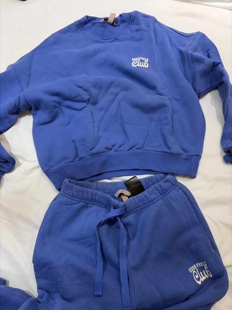 H&M Set (Category: Sets or Coordinates) located in Taguig. Submitted by nics04433 (Listing ID 1468151188, Image 2). Description: Perfect for airport fit.