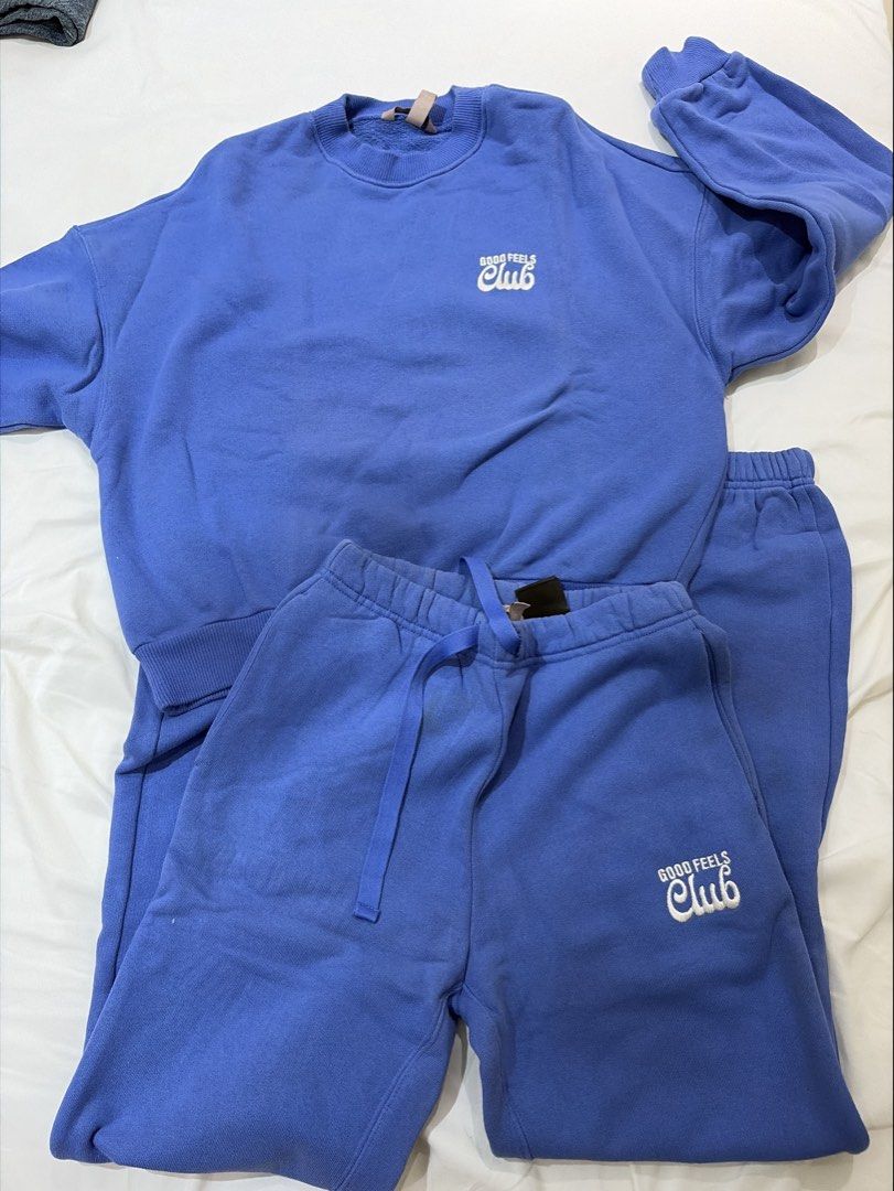 H&M Set (Category: Sets or Coordinates) located in Taguig. Submitted by nics04433 (Listing ID 1468151188, Image 1). Description: Perfect for airport fit.