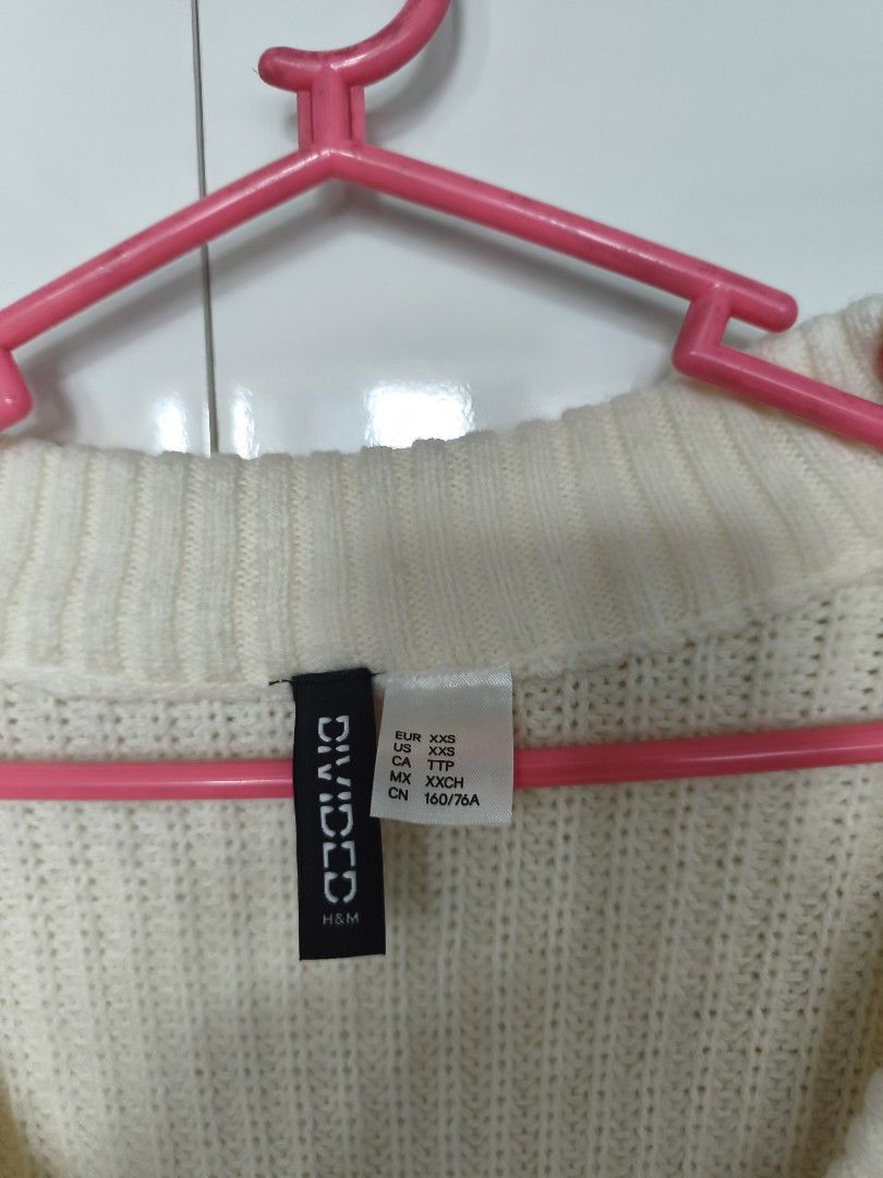 H&M White Cardigan (Category: Coats, Jackets and Outerwear) located in Manila. Submitted by smilefashion08 (Listing ID 1468071487, Image 2). Description: Original H&M Fits XS-S.