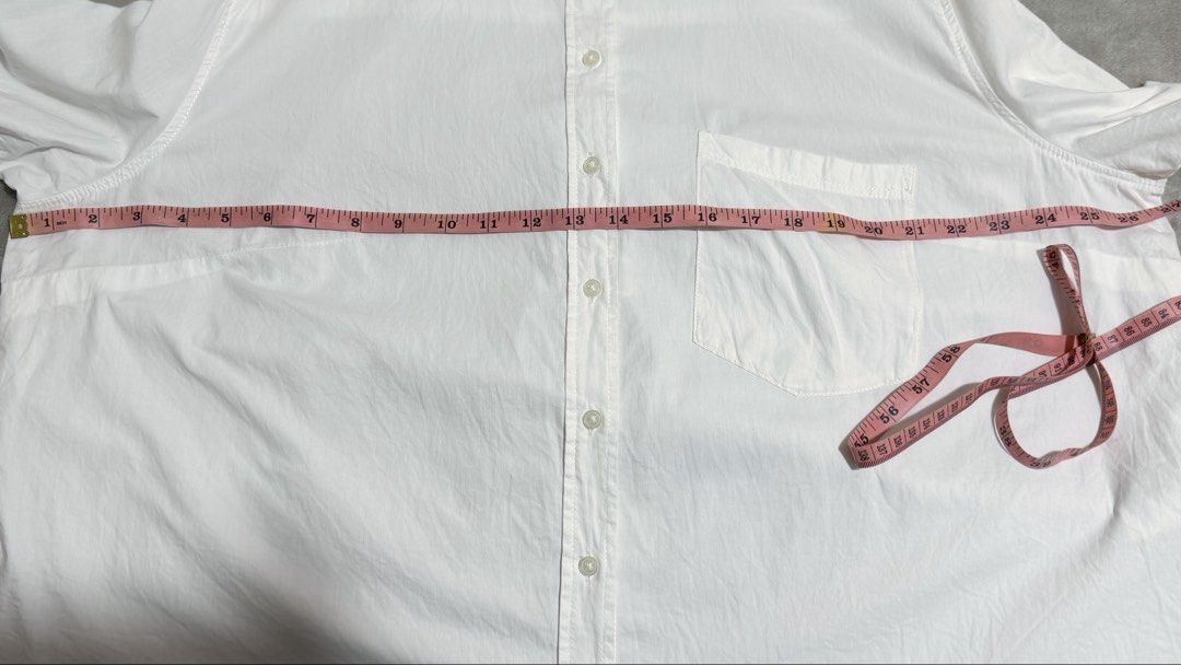 H&M White Longsleeves (XL) (Category: Longsleeves) located in Quezon City. Submitted by reinadeclutters (Listing ID 1468113267, Image 3). Description: 100% cotton Can be worn in the office or for casual fits 📍QC.
