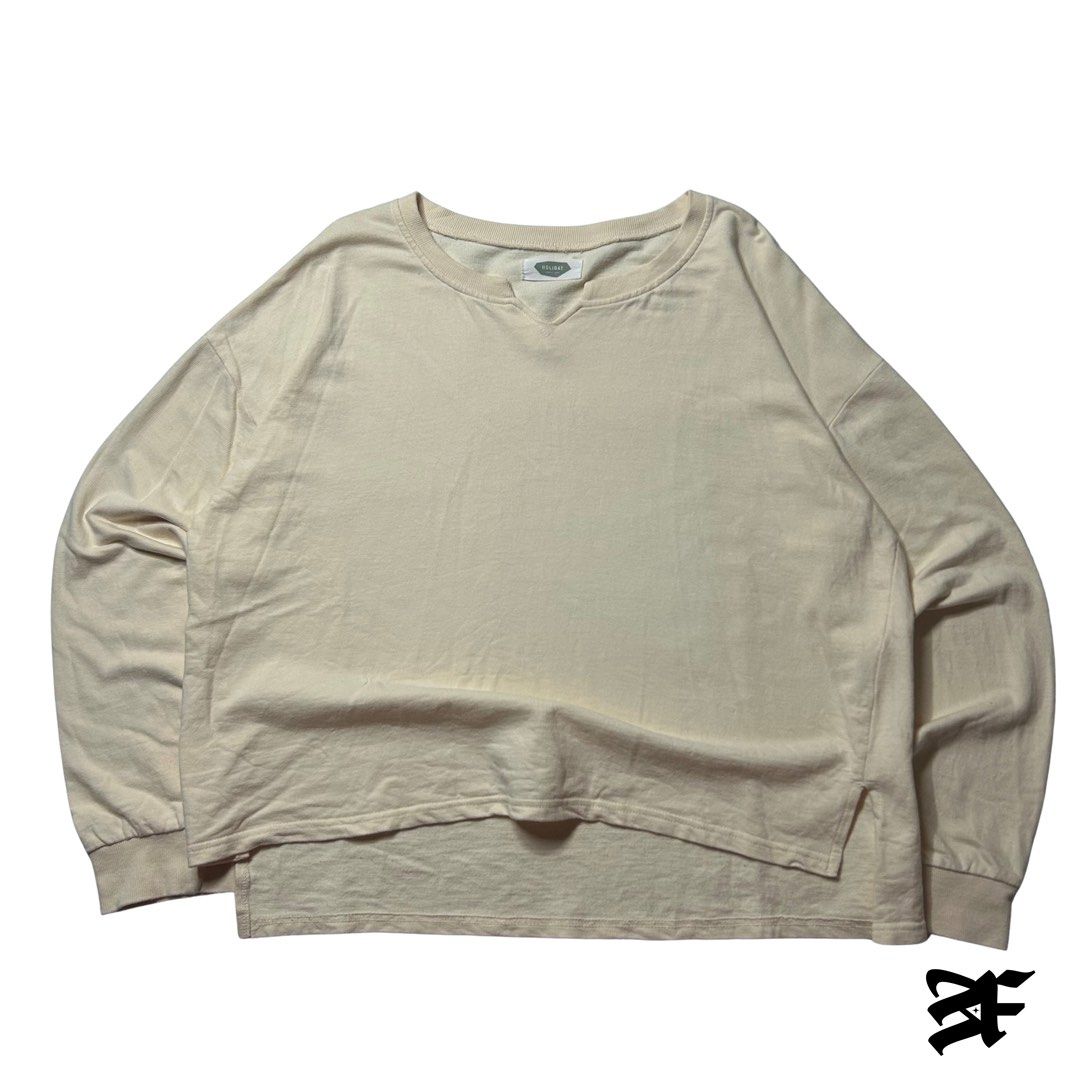 Holiday Sweater (Category: Tshirts & Polo Shirts ) located in Antipolo. Submitted by wvyfrnds (Listing ID 1468225819, Image 1). Description: Holiday Sweater Size: M (Boxy Fit) Color: Beige Dimensions (Inches): Length: 22.5 Width: 24 Color Rate: 9/10 Issues - NONE 295 PLUS SF.