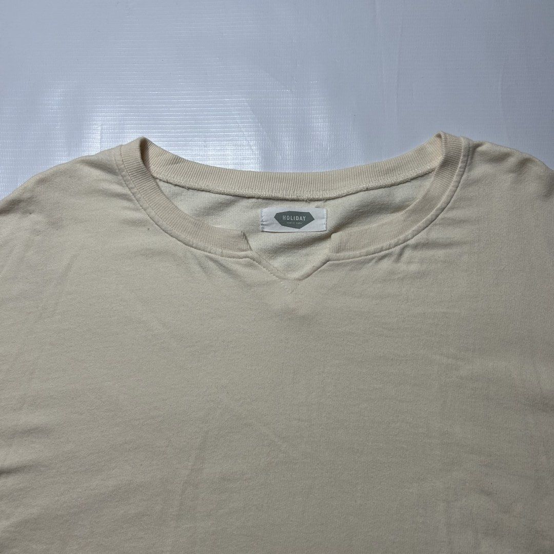 Holiday Sweater (Category: Tshirts & Polo Shirts ) located in Antipolo. Submitted by wvyfrnds (Listing ID 1468225819, Image 2). Description: Holiday Sweater Size: M (Boxy Fit) Color: Beige Dimensions (Inches): Length: 22.5 Width: 24 Color Rate: 9/10 Issues - NONE 295 PLUS SF.