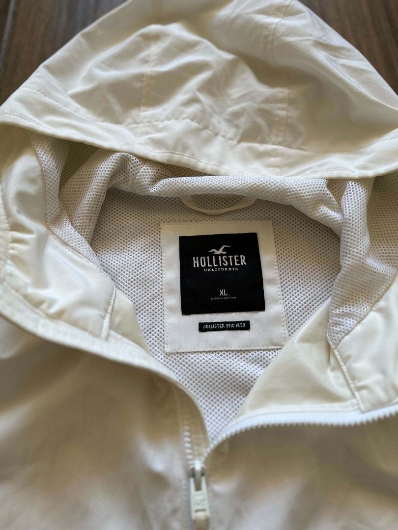 Hollister wind breaker (Category: Announcements) located in Alegria. Submitted by karlojis22 (Listing ID 1468269842, Image 2). Description: need was.