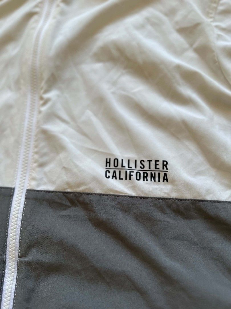 Hollister wind breaker (Category: Announcements) located in Alegria. Submitted by karlojis22 (Listing ID 1468269842, Image 3). Description: need was.
