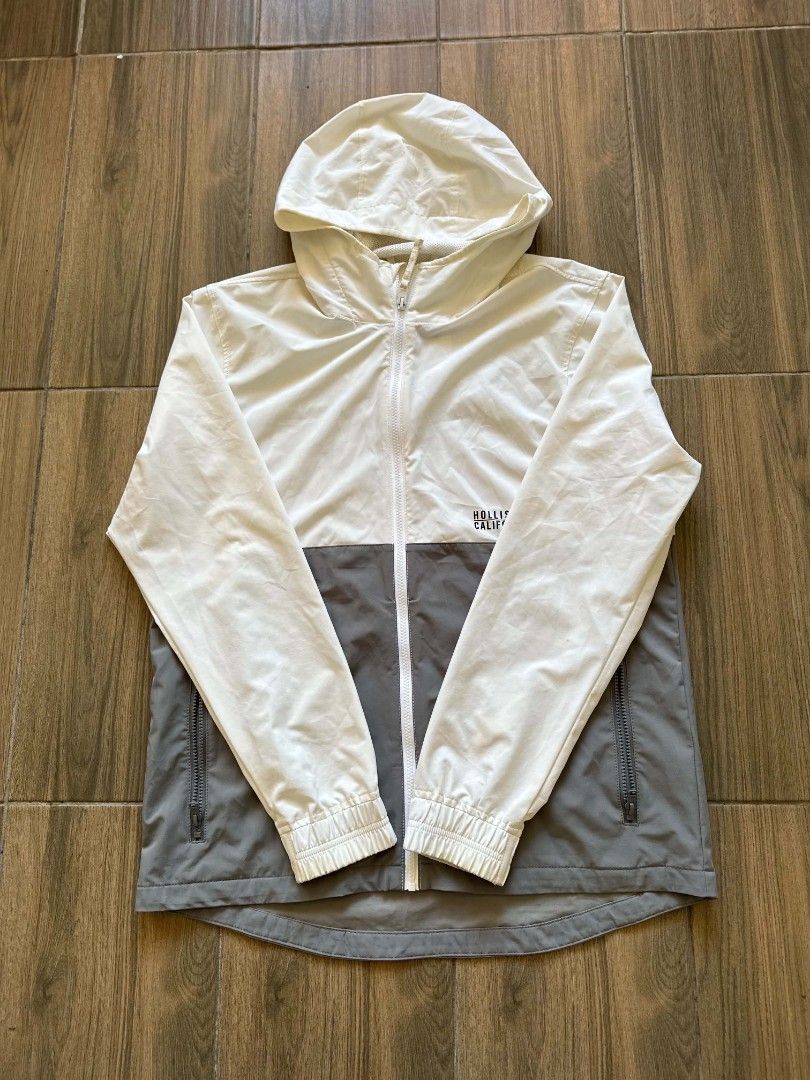 Hollister wind breaker (Category: Announcements) located in Alegria. Submitted by karlojis22 (Listing ID 1468269842, Image 1). Description: need was.