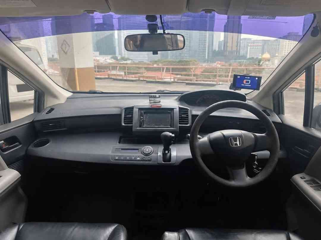 Honda Freed 1.5A G (Category: Used Cars) located in Singapore. Submitted by carousell_certified_partners (Listing ID 1462867818, Image 3). Description: Cheapest and lowest depreciation in market! Good condition! 100% full loan available! 100% PHV loan available! Cheapest and lowest depreciation in the market! 1 of only 6 dealers in Singapore to be awarded roll of honor by SGCM! Buy with confidence! In-house loan or bank loan available! Easy loan 