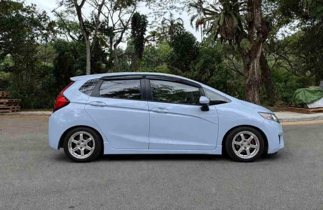 Honda Jazz 1.5 RS (A) (Category: Used Cars) located in Singapore. Submitted by carousell_certified_partners (Listing ID 1468116167, Image 2). Description: Cared for by a meticulous owner. This unit has been cared for and is looking for its next owner. Its 1.5L DOHC I-VTEC engine needs no introduction; producing ample power whilst still being fuel efficient. Flexible financing with low interest rates and high trade in valuations available! Contact