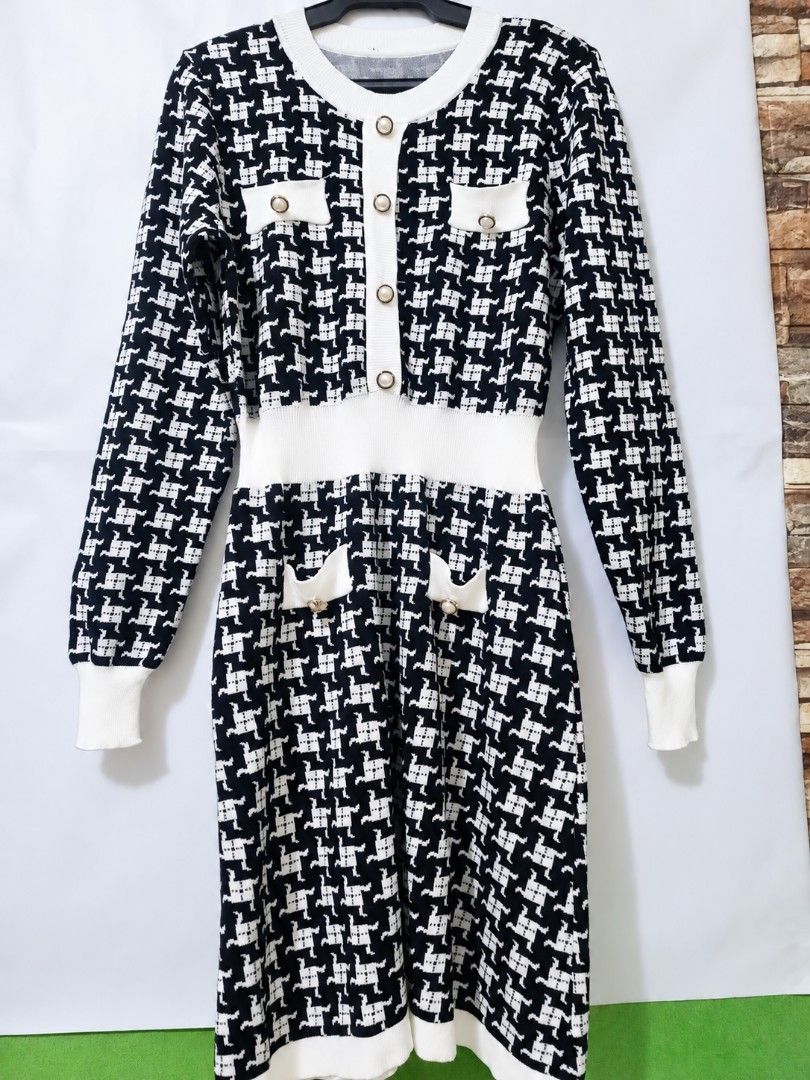 Houndstooth Knitted Dress Bundle - Black and White (Category: Dresses) located in Manila. Submitted by preloved.ajdj (Listing ID 1468141229, Image 2). Description: - Bundle of 2 knitted dresses: Classic black and white houndstooth pattern - Details: Chic decorative pockets and elegant gold-tone buttons - Material: High-quality, thick but comfortable knit fabric - Size: Flexible fit from XS to M - Price: Grab both stunning pieces for only Php 500!