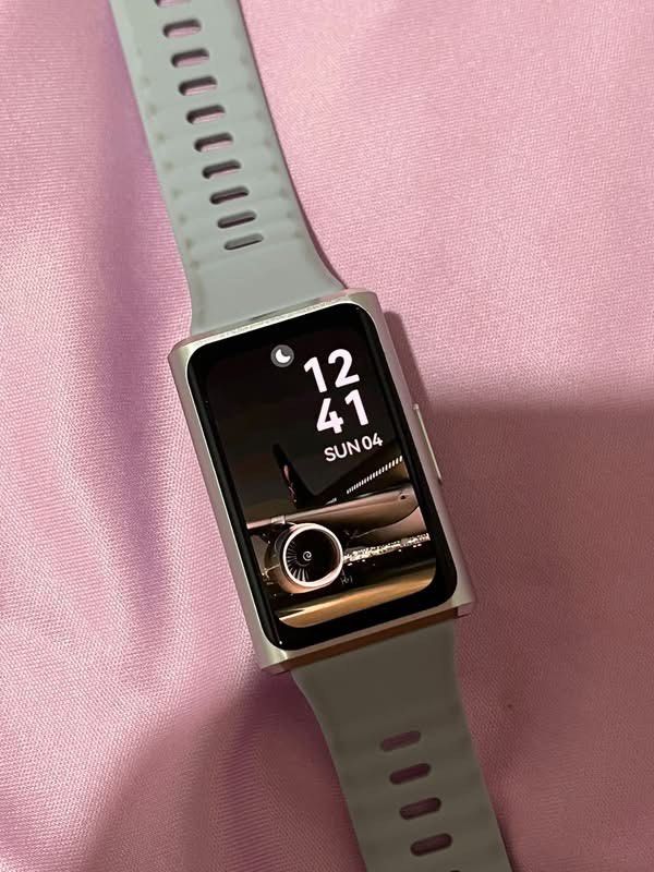 HUAWEI BAND 11 PRO (Category: Wearables & Smart Watches) located in Manila. Submitted by r_zlxa (Listing ID 1468225664, Image 1). Description: - no issue - with orig charger - no box (naiwan po sa province) rfs: nag-upgrade.