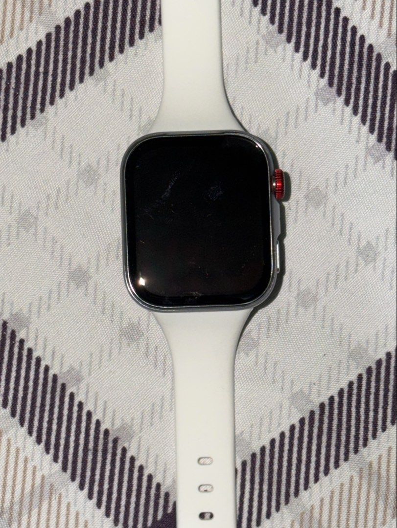 Huawei Fit 4 Nylon Gray (Category: Other Mobile & Gadget Accessories) located in Manila. Submitted by maaku_rmt (Listing ID 1468177909, Image 1). Description: Huawei Fit 4 Nylon Grey Strap changed No Box Have Charger .