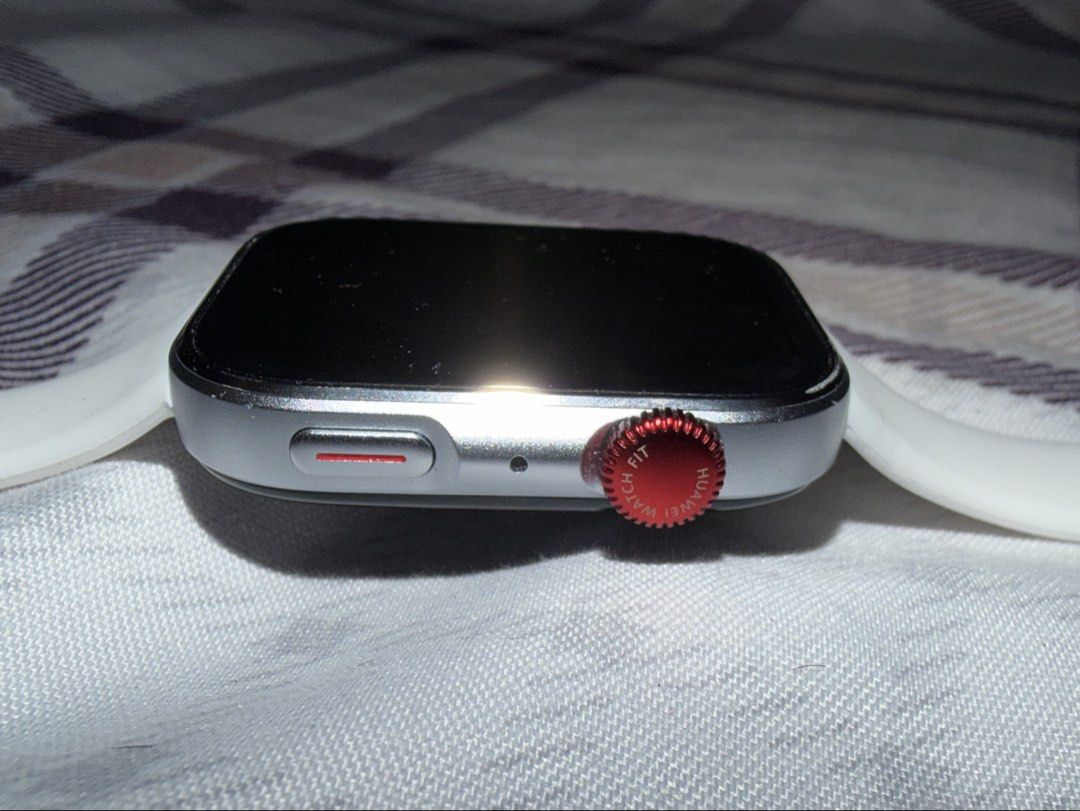Huawei Fit 4 Nylon Gray (Category: Other Mobile & Gadget Accessories) located in Manila. Submitted by maaku_rmt (Listing ID 1468177909, Image 2). Description: Huawei Fit 4 Nylon Grey Strap changed No Box Have Charger .