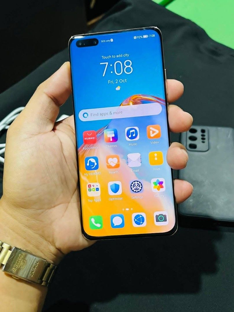 huawei p40 pro 5G 256G (Category: Huawei) located in Manila. Submitted by minecessories (Listing ID 1468210437, Image 1). Description: huawei p40 pro 5G 256G 96% battery health 50x zoom oled curve display good condition.