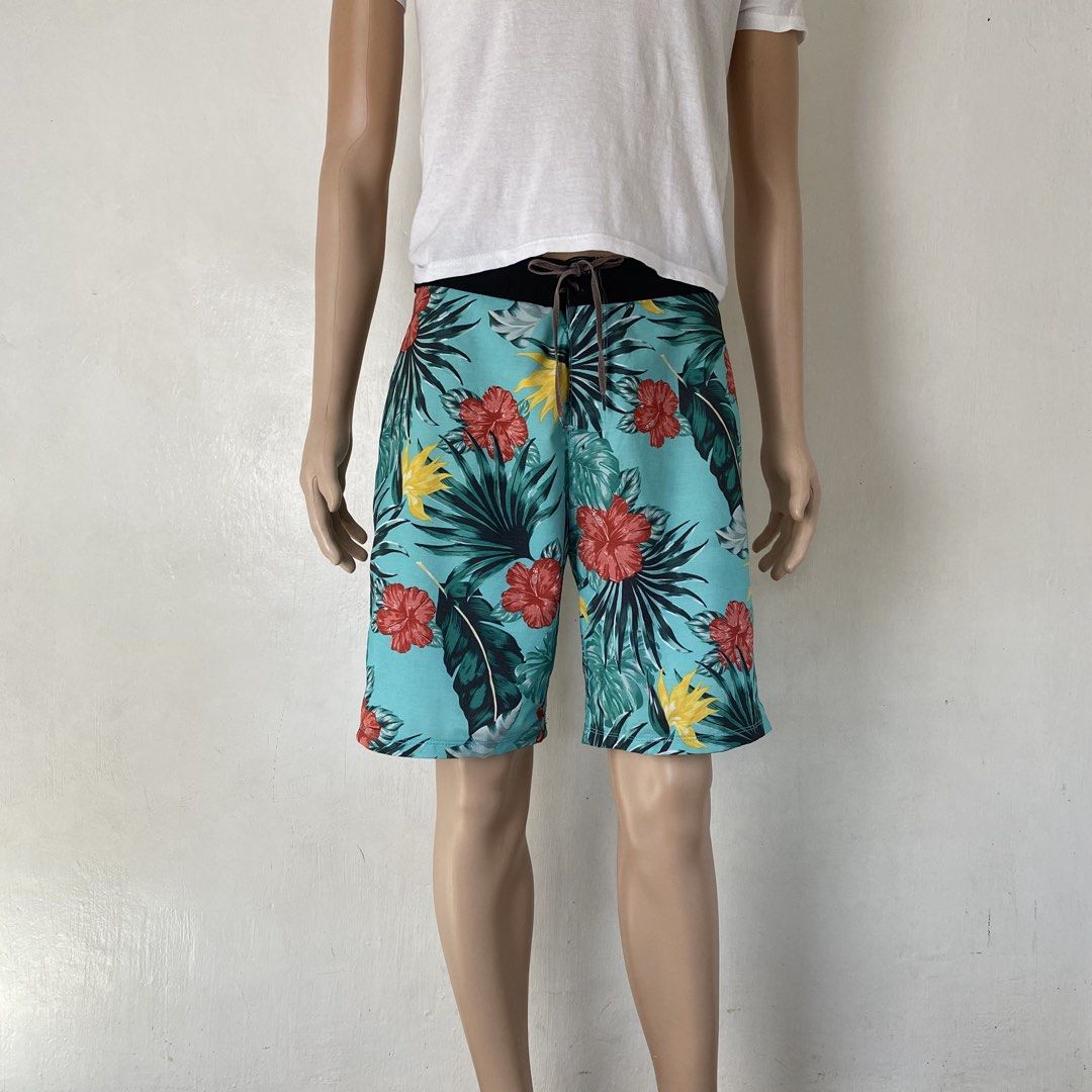 Hurley 🩳 | Teal Leaf Design Board Short (Category: Shorts) located in Bulacan. Submitted by orc.ph (Listing ID 1468150546, Image 2). Description: Hurley 🩳 | Teal Leaf Design Board Short Material Used: Polyester - Teal - Board Short - Velcro Closure - Drawstring Attached - Sportswear - Beach Vibes - Leaf Pattern - Casual - Semi Formal -Size: XL -Waistline: 36” -Length: 20 -Thighs: 11” -Leg Opening: 11.5” -Rise: 12” -Model: ‘’5’5, 65kg, Waistline