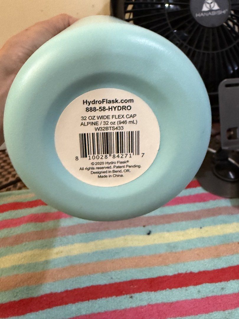 Hydro Flask 32 oz Wide Flex Cap Alpine (Category: Water Bottles & Tumblers) located in Manila. Submitted by deapage (Listing ID 1468280293, Image 3). Description: - Authentic Hydro Flask 32 oz in Alpine light blue - Wide mouth design with convenient black flex cap handle - TempShield double-wall insulation keeps drinks cold all day - Ideal for daily use, gym, workouts, and outdoor activities.