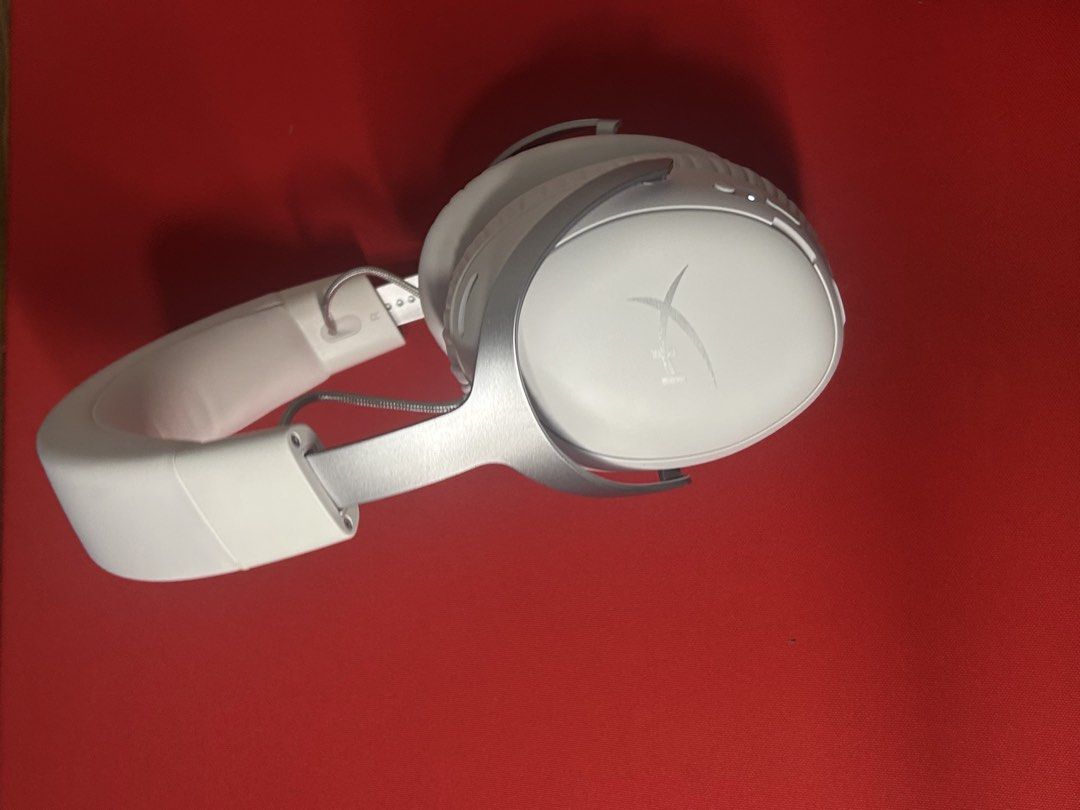HyperX Cloud III S Wireless Gaming Headset White (Category: Headphones & Headsets) located in Paranaque City. Submitted by timpineda88 (Listing ID 1468130211, Image 3). Description: - Model: HyperX Cloud III Wireless Gaming Headset (White) - Condition: Pristine, zero wear on white ear cushions - Compatibility: Great for PC and console gaming - Inclusions: Detachable microphone, USB wireless dongle, original box, and pouch - Proof of Purchase: Dat