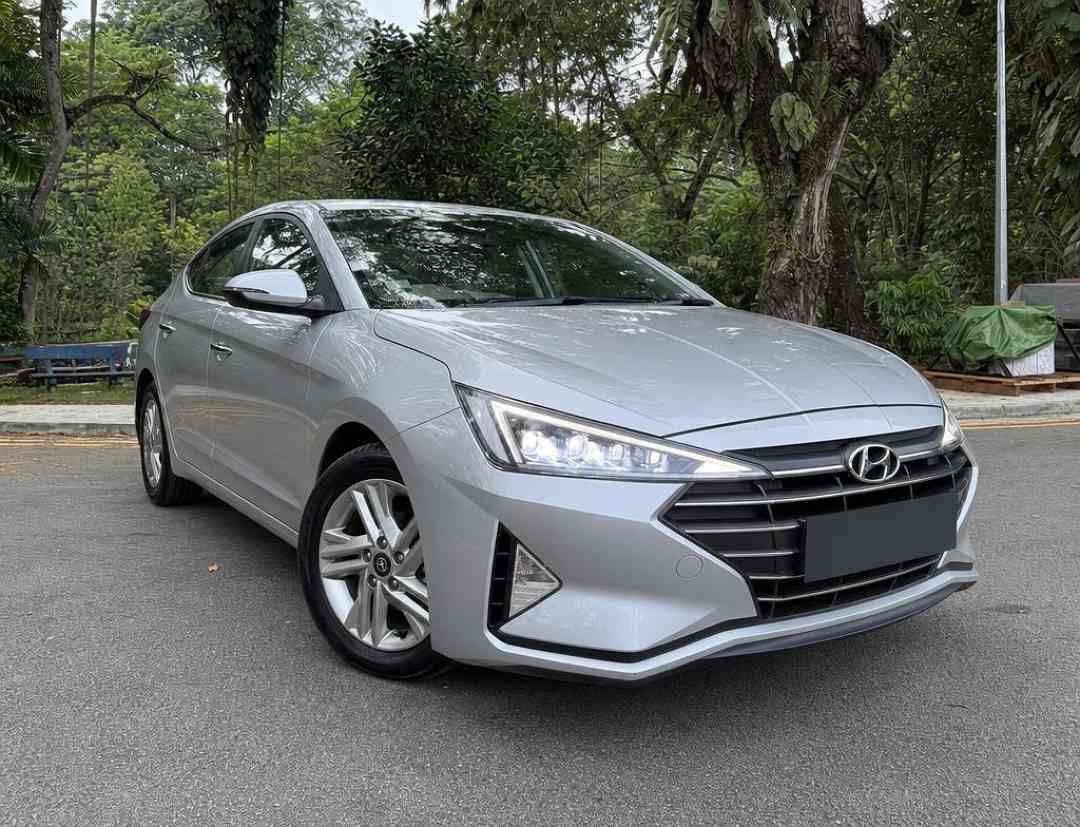 Hyundai Avante 1.6 Elite (A) (Category: Used Cars) located in Singapore. Submitted by carousell_certified_partners (Listing ID 1468115641, Image 1). Description: Highest spec Avante Elite model with the most advanced features on the car! Comes with engine & gearbox warranty till end of COE! A very economical with low maintenance and great fuel efficiency! Very well maintained unit with no major repairs needed! Flexible financing options available