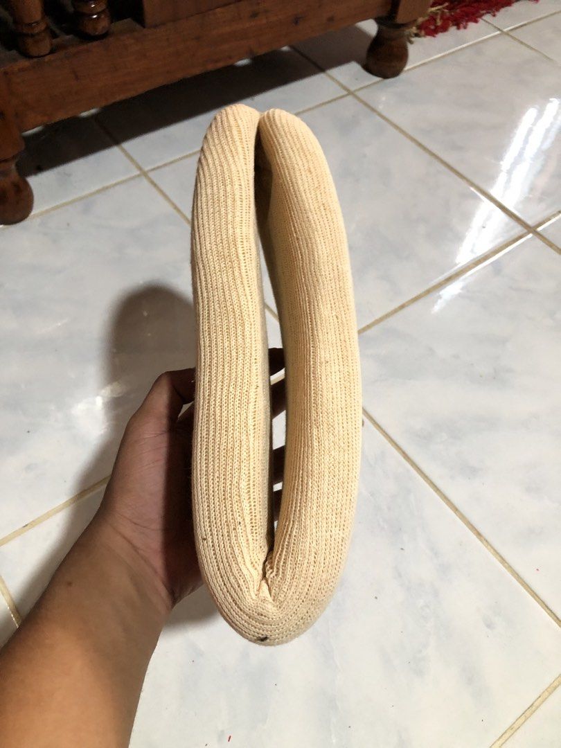 Imported Soft Cervical Collar — Neck Support Brace (Category: Medical Supplies & Tools) located in San Juan, La Union. Submitted by declutteringog7 (Listing ID 1468067519, Image 2). Description: 🇹🇼 Imported Soft Cervical Collar — Neck Support Brace ₱350 Category: Health & Wellness > Medical Supplies Details: • ✅ Made in Taiwan 🇹🇼 — Premium Imported Medical Grade Quality • Size: Large — comfortable firm foam support • Brand new, unused conditi