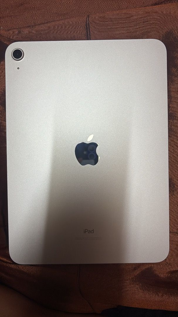 IPAD 10 (Category: iPad) located in Kuala Lumpur. Submitted by nsyaffff (Listing ID 1468092464, Image 1). Description: IPAD 10 GREY 64 GB ALL GOOD (9.5/10) INCLUDE BOX AND CHARGER FREE CASING COD KL AND BANGI.