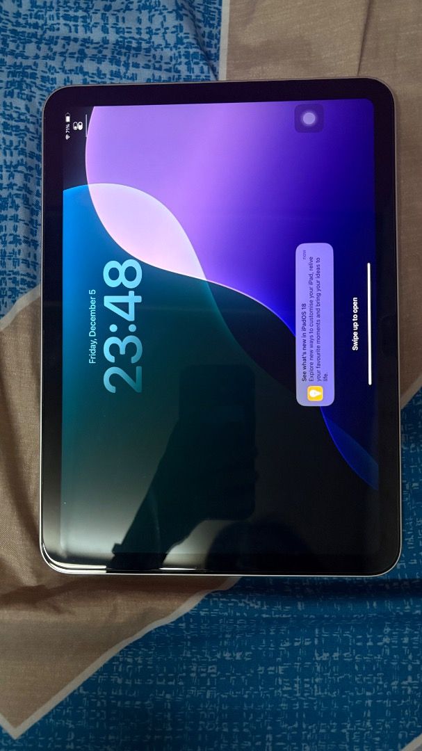 IPAD 10 (Category: iPad) located in Kuala Lumpur. Submitted by nsyaffff (Listing ID 1468092464, Image 2). Description: IPAD 10 GREY 64 GB ALL GOOD (9.5/10) INCLUDE BOX AND CHARGER FREE CASING COD KL AND BANGI.