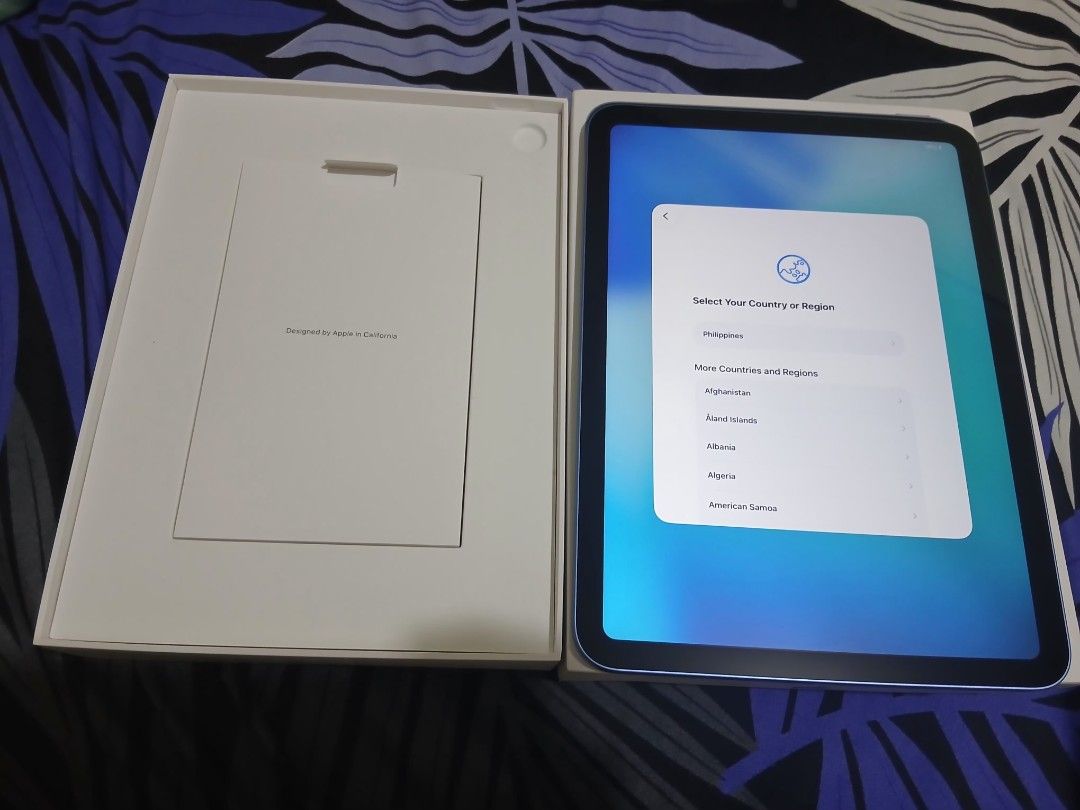 IPAD 10TH GEN (Category: iPad) located in Manila. Submitted by sbm68138 (Listing ID 1468181172, Image 2). Description: FOR SALE IPAD 10TH GEN WIFI USE 64GB BLUE BOUGHT ON POWERMAC INCLUDES ORIGINAL BOX ISSUE: MINIMAL CASE SCRATCH AND WALANG CHARGER RFS: NEED FUNDS AND DI NA NAGAGAMIT.