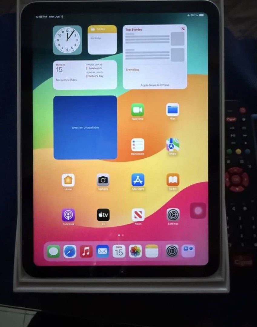IPAD 10TH GEN - SILVER 64GB (Category: iPad) located in San Juan City. Submitted by c.777 (Listing ID 1468161279, Image 3). Description: IPAD 10TH GEN PRICE IS FIXED. BARELY USED ( for netflix and ebook reading n facetime calls only) rfs : prefers macbook for work.