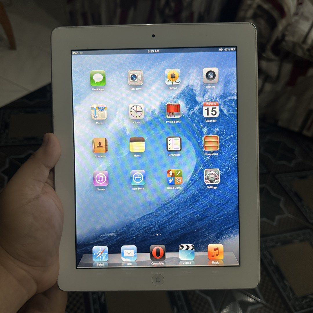 iPad 2 on iOS 6 (16GB) [WiFi] (Category: iPad) located in Carmona. Submitted by ed.barraca (Listing ID 1433820929, Image 2). Description: PAKIBASA ANG DESCRIPTION NG ITEM NA ITO BAGO MAGOFFER. For Sale! iPad (2nd Generation) 16GB [WiFi Only] ➡️ 9.7" 768p IPS LCD Screen ➡️ iOS 6.1.3 ➡️ CPU: Apple A5 (2-cores @ 1 GHz) ➡️ Clean Board, No iCloud issue ➡️ Front and Back Camera OK ➡️ 6930mAh Battery (~1050 Charge Cycles, 95% Battery Health) ➡️ 16GB Int