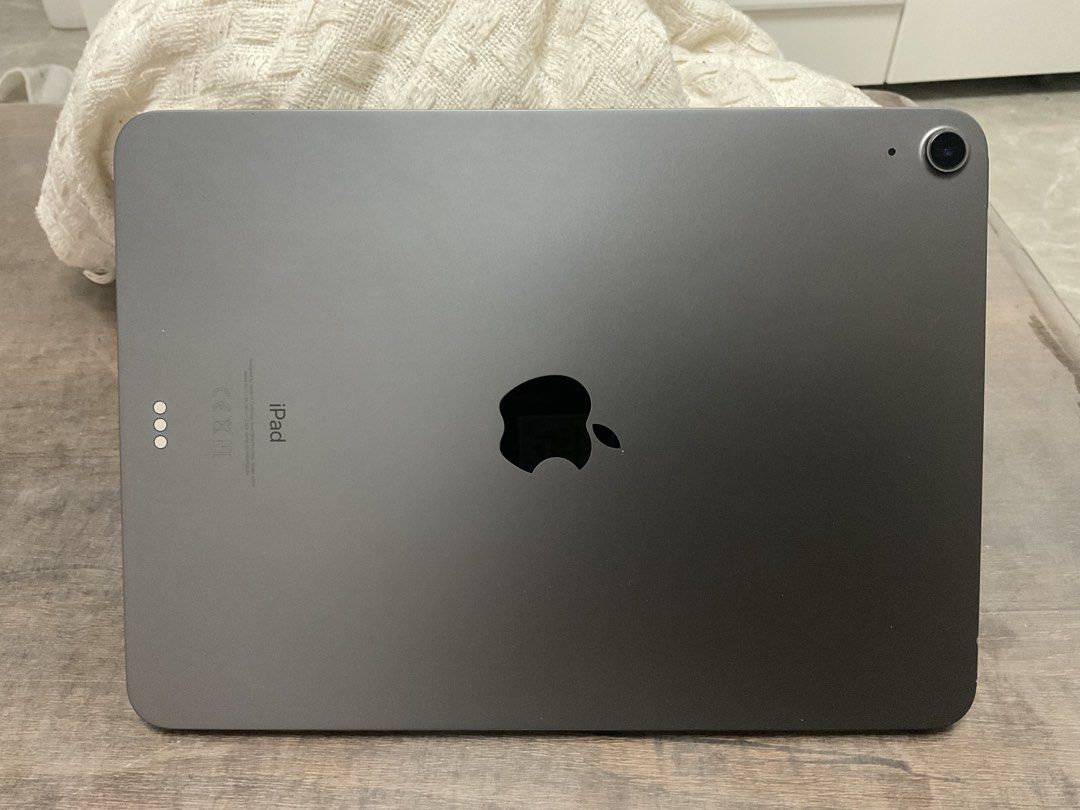 IPAD AIR 4 (Category: iPad) located in Manila. Submitted by happystar.0d9ddc (Listing ID 1468181678, Image 1). Description: .