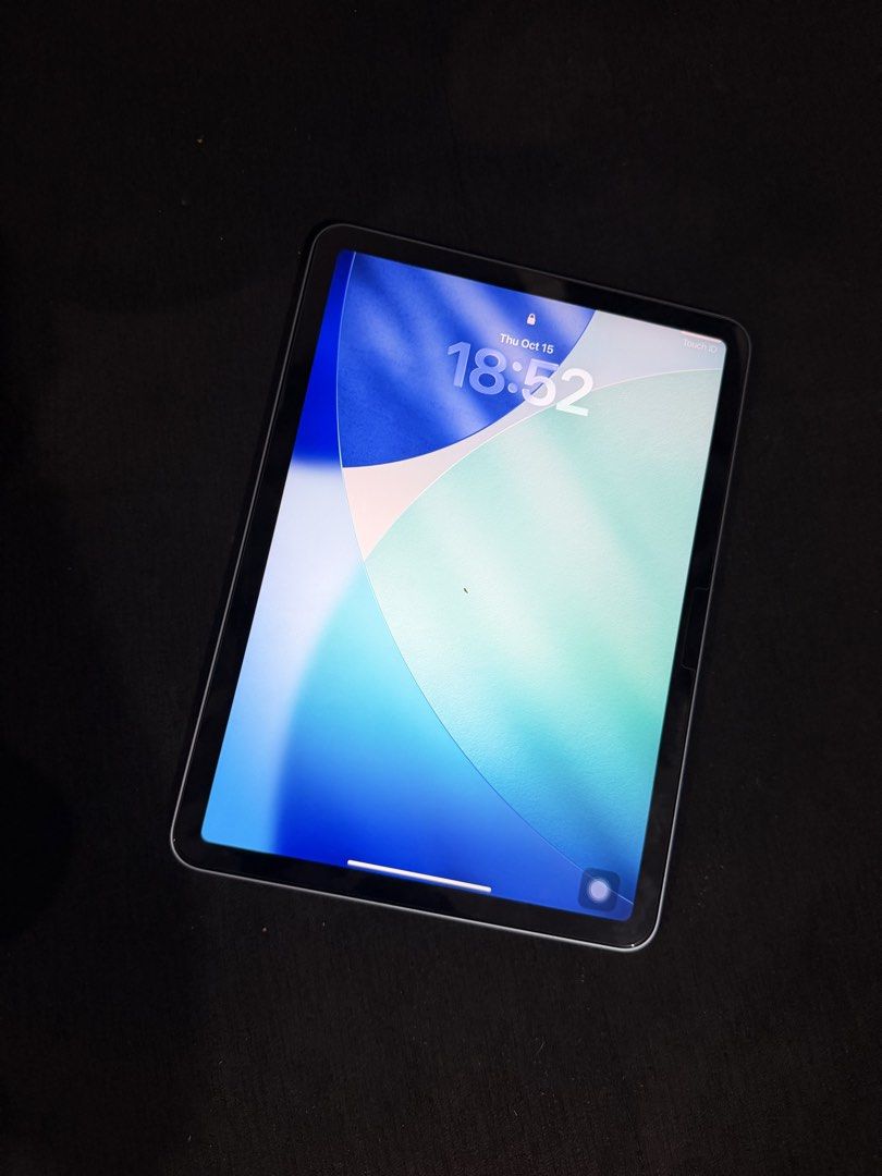 iPad Air M3 11" Complete (Category: iPad) located in Cavite. Submitted by itaaaldeclutthing (Listing ID 1468174076, Image 2). Description: No issue Complete Under warranty Pm for more details Can ship but payo Buyers choice of courier.